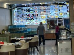 -鑫渔港海鲜本地菜·山海关浑锅(东戴河店)