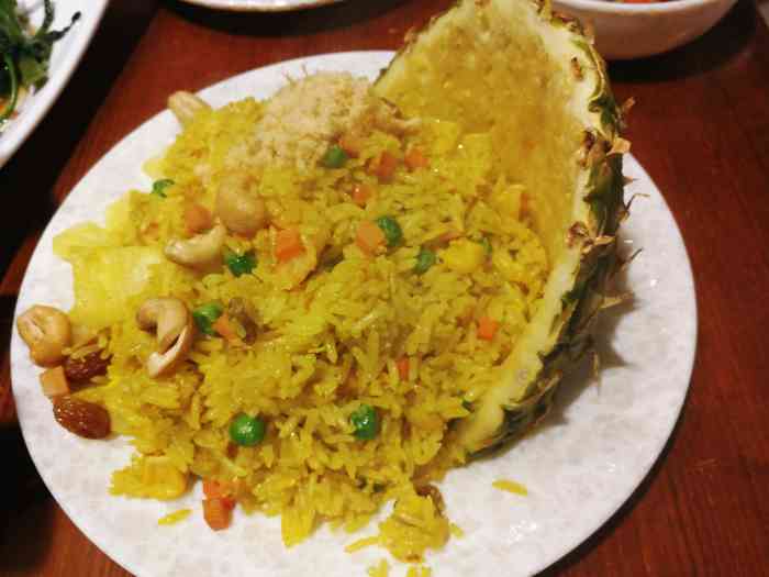 暹之罗泰文化餐厅(万达店)-"昨天约了小妹去吃泰国菜,然后我们历经千