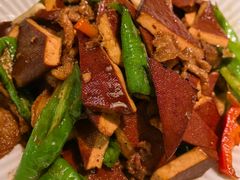 土猪肉炒五香干-徽韵人家·传承正宗徽菜(牡丹园店)