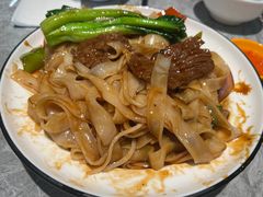 湿炒豉椒牛肉河粉-皇后餐厅-煲仔·小菜·打边炉(古北店)