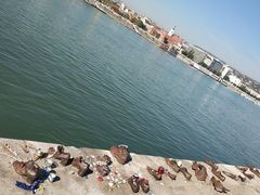 -多瑙河畔鞋履雕塑