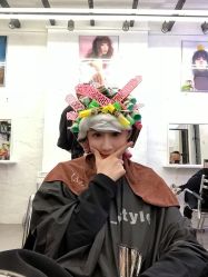 -SALON V