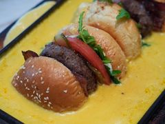 飞毯芝士浓酱铁板烧汉堡-the rug 飞毯 (朝阳公园店)