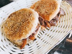 牛肉烧饼-天津乾毓德饭庄·清真传统炒菜·海鲜烧烤(咸阳路店)