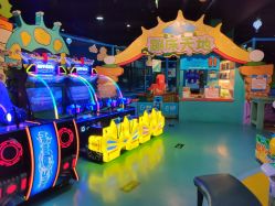 -探奇乐园蹦床公园(日月广场店)