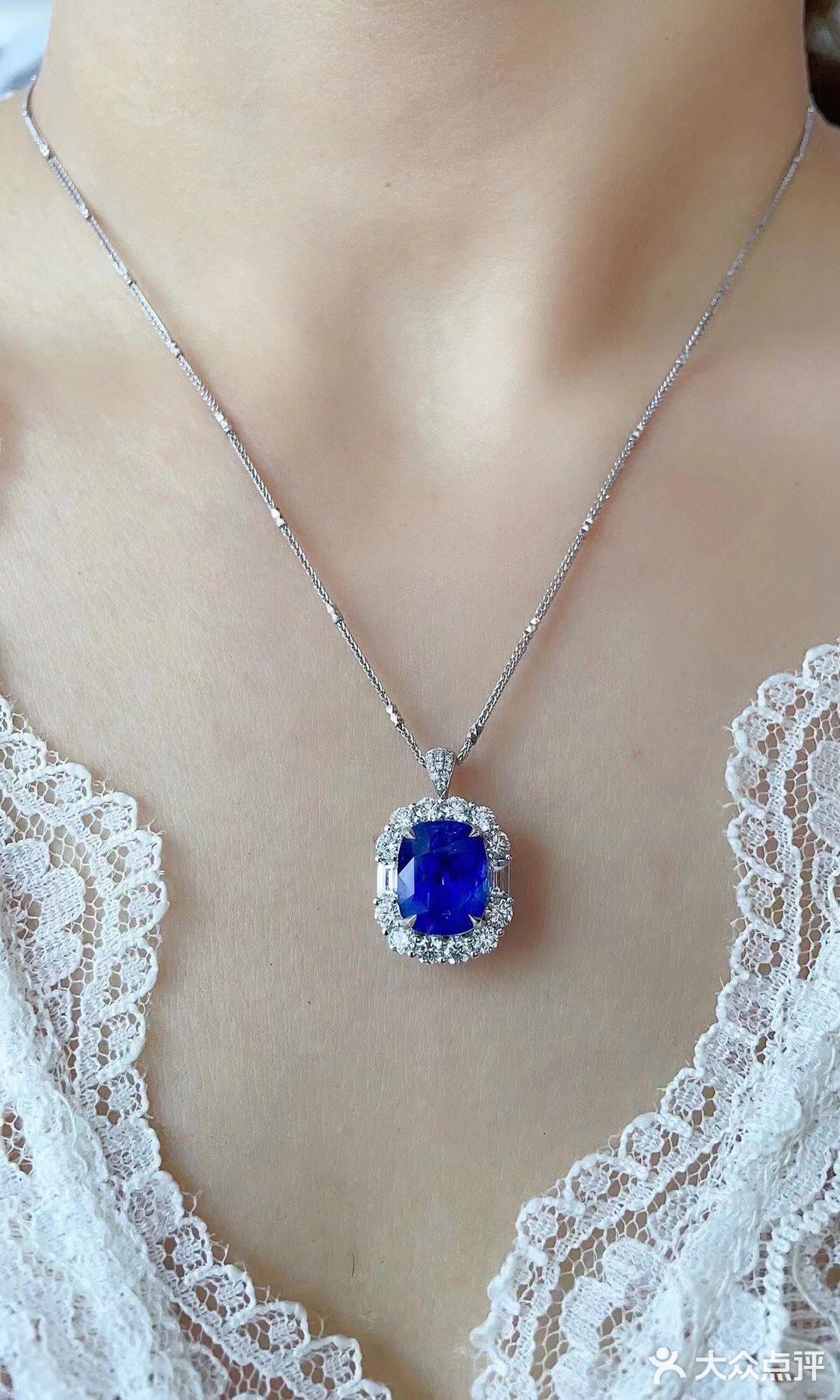 又见7克拉蓝宝石两用款