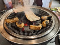 -围炉肉舍•炭烤活鳗•丹东海鲜烤肉(步行街店)