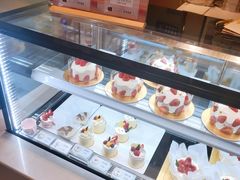 -花花卷卷·鲜食蛋糕(静安久光百货店)