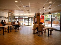 -麦当劳(保利若比邻店)