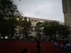 -海口市第一中学