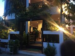 -Neary Khmer Restaurant