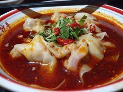 -八二小区抄手(龙湖上城天街店)