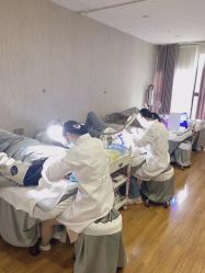 -苗苗清肤皮肤护理中心