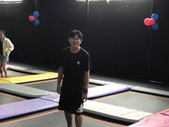 -嘿哟动霸CHUA·新潮玩运动娱乐中心·蹦床滑冰团建乐园