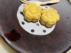桂花绿豆糕-吴越荣记苏州菜·松鼠桂鱼 100% 活鱼现做(月光码头店)