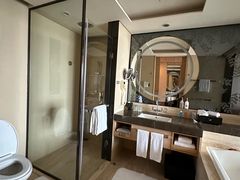 -广州花都皇冠假日酒店