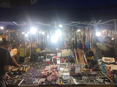 -吴山路夜市