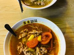 顺化牛肉汤檬粉-探越越南牛肉粉(江南西分店)