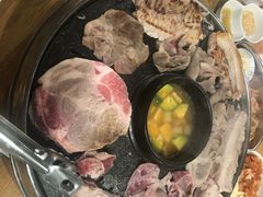 -江南猪肉商会无限续吃(弘大店)
