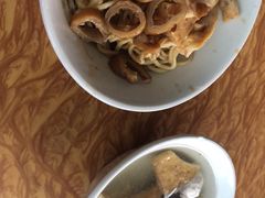 -松树干拌面店