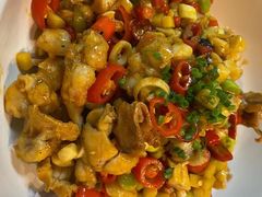 -鱼鲜饭香·招牌汽锅剁椒鱼头王