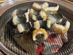 -围炉肉舍•炭烤活鳗•丹东海鲜烤肉(步行街店)