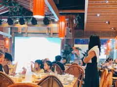 大堂-野山舂·贵州现舂酸汤火锅(鸿通城店)