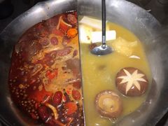 红颜花胶鸡锅-湊湊火锅·茶憩(杭州湖滨银泰in77店)