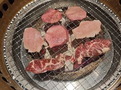 -山川小町·极番烧肉(新地假日广场店)