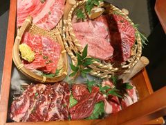 -山川小町·极番烧肉(新地假日广场店)