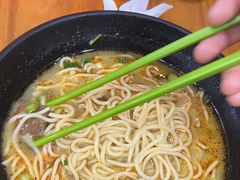 -志权牛肉面(灵山路店)