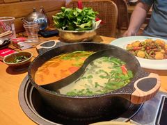 -苗阿哥酸汤牛肉火锅(体育场店)