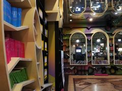 -钟书阁(松江泰晤士小镇店)