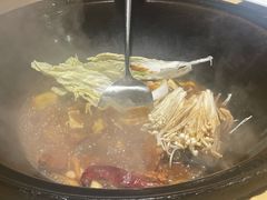 -万里闯关东铁锅炖菜馆(高新旗舰店)