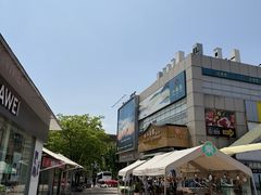 -证大大拇指广场(芳甸路店)