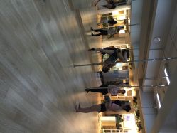 点击看大图 上海劲雅钢管舞学院-华翎国际钢管舞培训