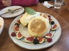 莓果奶油芝士舒芙蕾松饼-UPPER KITCHEN(延安路店)