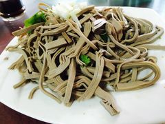 -溢心园香河肉饼总店