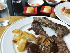 -大中华希尔顿酒店-念自助餐·嗨啤·小龙虾