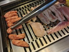 -臻牛烤肉
