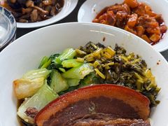 大肉面（加青菜）-小桃园餐厅