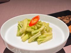 泡椒花菜梗-新荣记(南京西路店)
