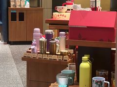 -星巴克臻选(上海虹桥新天地三店)