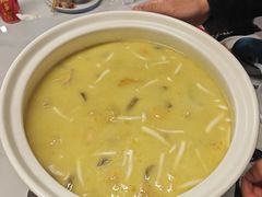 招牌鲍鱼花胶鸡汤-金龙·打边炉(南京西路店)