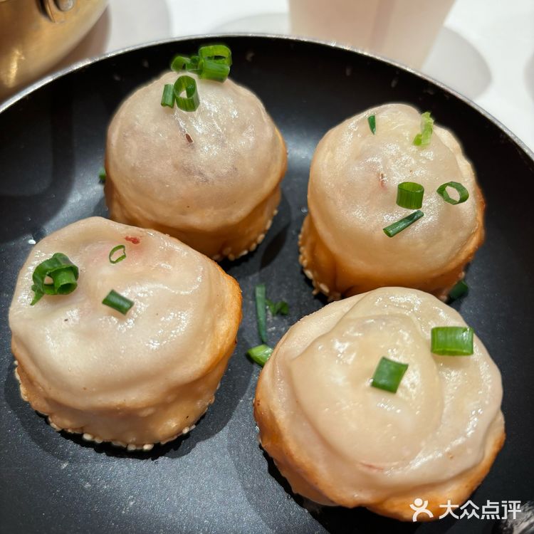 关键还能免费续一次粉丝 蟹粉拌面:面是比较劲道的