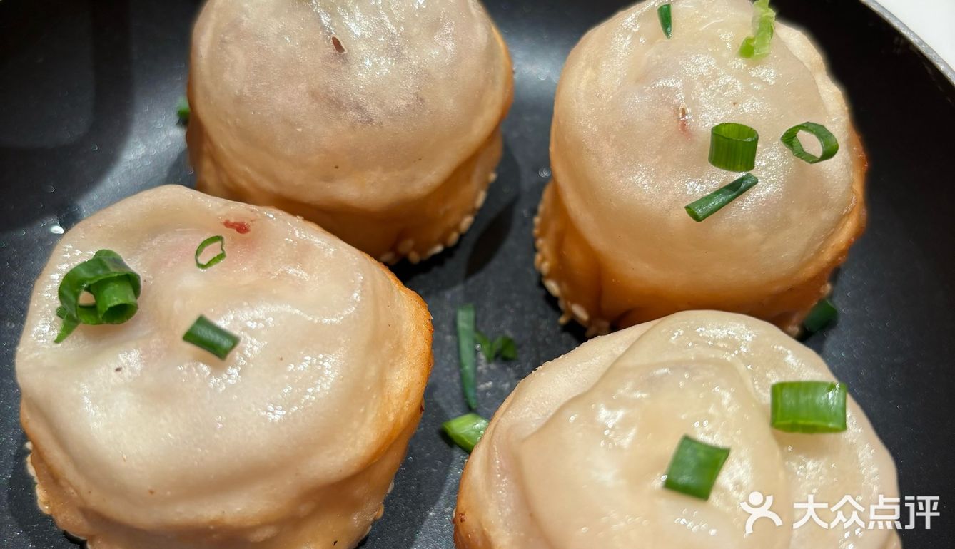 关键还能免费续一次粉丝 蟹粉拌面:面是比较劲道的