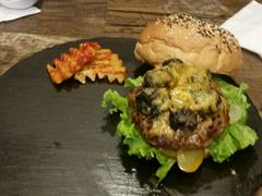 -HIGH FIVE哈福手工汉堡(桂林路店)