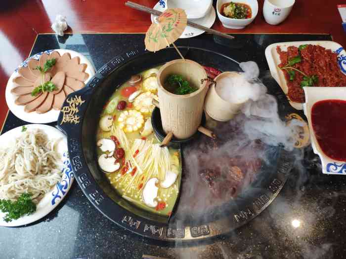 李香蓝火锅(万科广场店)-"最近好多小伙伴都在种草这家火锅店,趁着天.