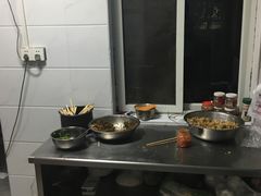 -矮子粉店1985·长沙米粉(湘春路店)