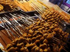 -许西美食一条街